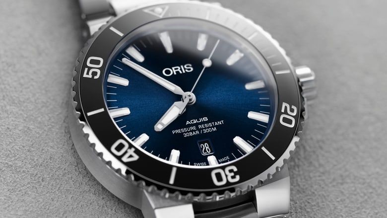 Oris Aquis Date 43 Stainless Steel / Blue / Bracelet