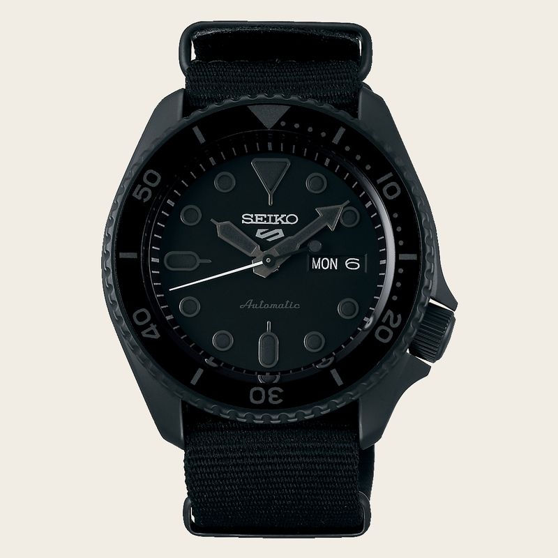 Seiko 5 Sports Street Style Hard Coating / Black - Black / NATO